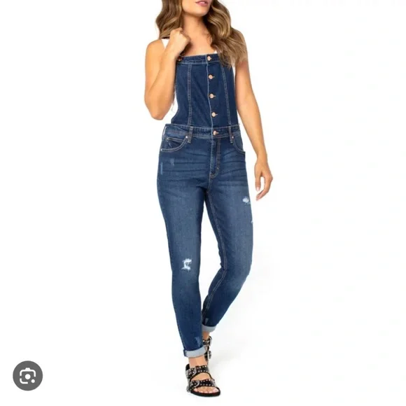 Celebrity pink overalls - Picture 2 of 14